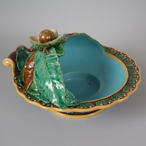 Minton Majolica Chestnut Server