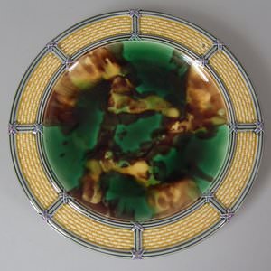 Wedgwood Majolica Mottled Center Plate