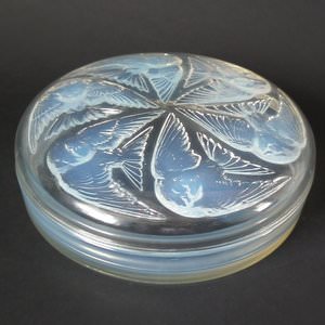Rene Lalique Opalescent Glass 'Mesanges' Box