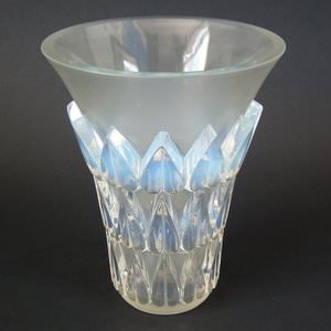 Rene Lalique Opalescent Glass 'Feuilles' Vase