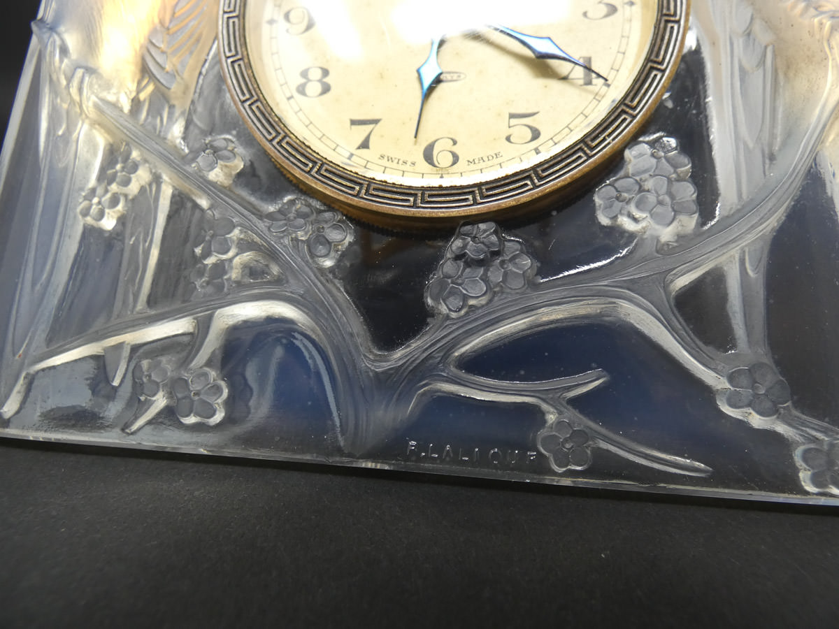 Rene Lalique Opalescent Glass 'Inseparables' Clock - ID#22488 Image 4