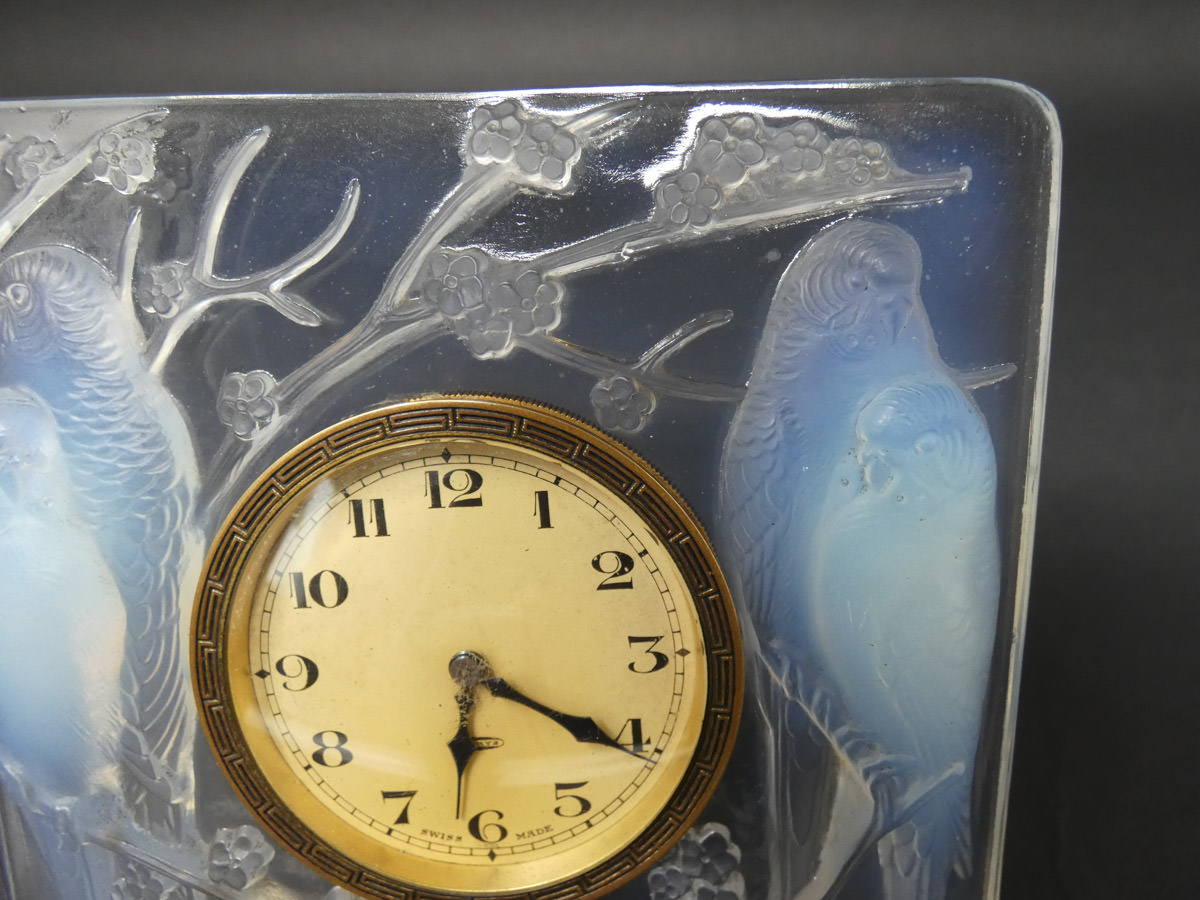 Rene Lalique Opalescent Glass 'Inseparables' Clock - ID#22488 Image 5