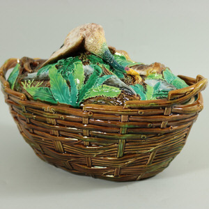 George Jones Majolica Goose & Fish Game Dish