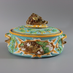 George Jones Majolica Wild Boar Game Pie Dish