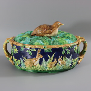 George Jones Majolica Partridge Game Pie Dish