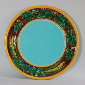Minton Majolica Holly & Ivy Bread Plate