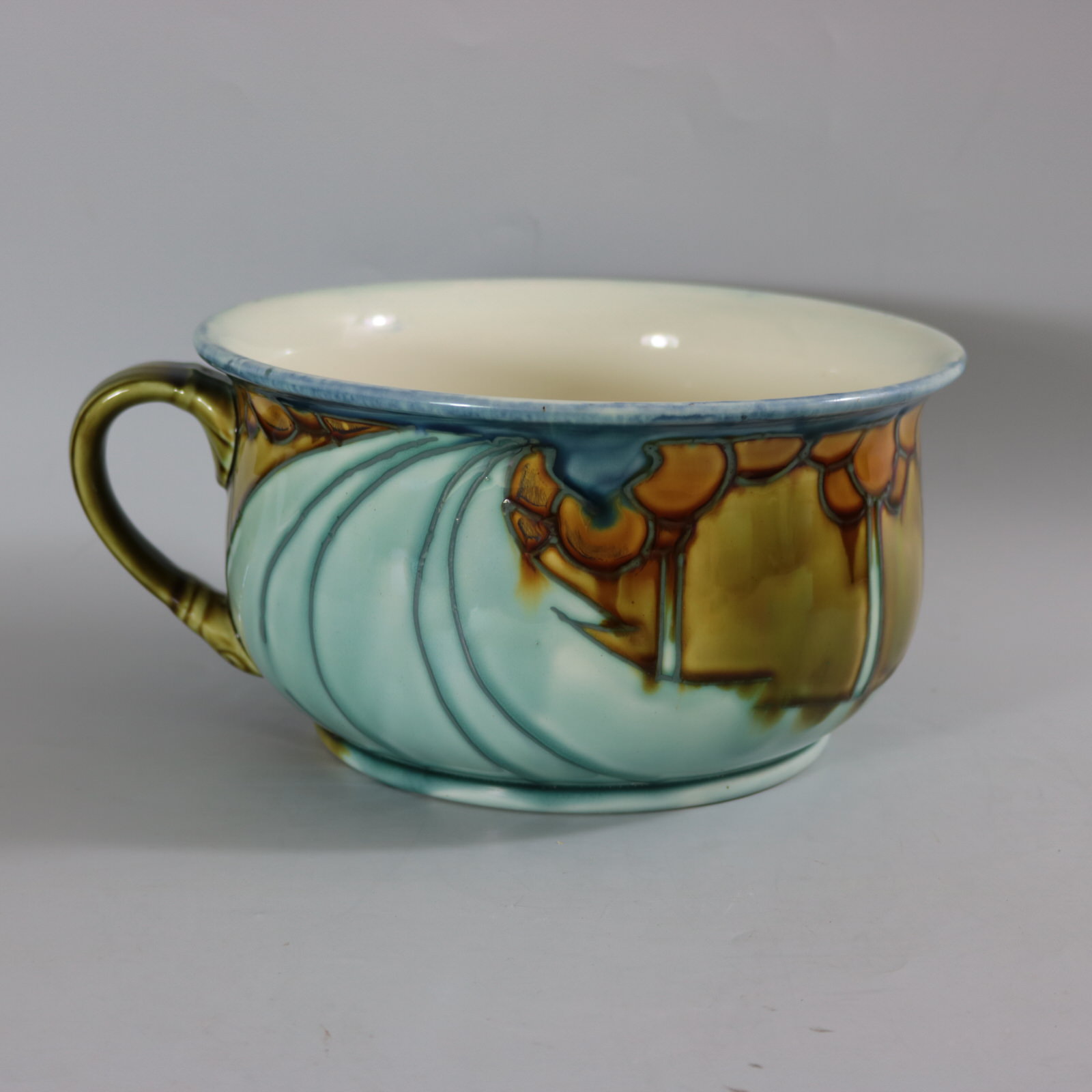 Minton Secessionist No.8 Chamber Pot - ID#22707 Image 1