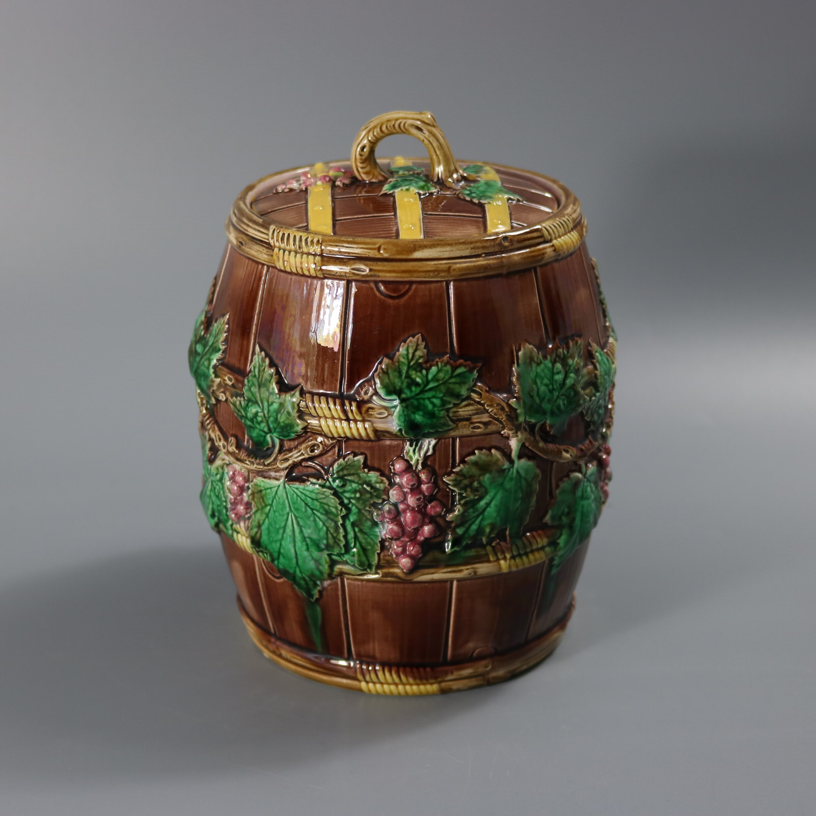George Jones Majolica Biscuit Barrel - ID#23286 Image 1