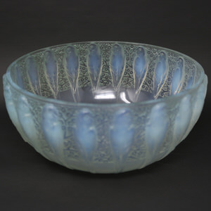 Rene Lalique Opalescent Glass 'Perruches' Bowl