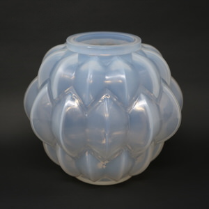 Rene Lalique Opalescent Glass 'Nivernais' Vase