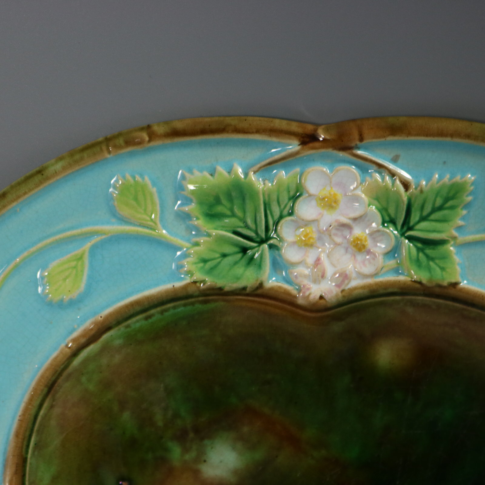 George Jones Majolica Strawberry Serving Dish - ID#23320 Image 2