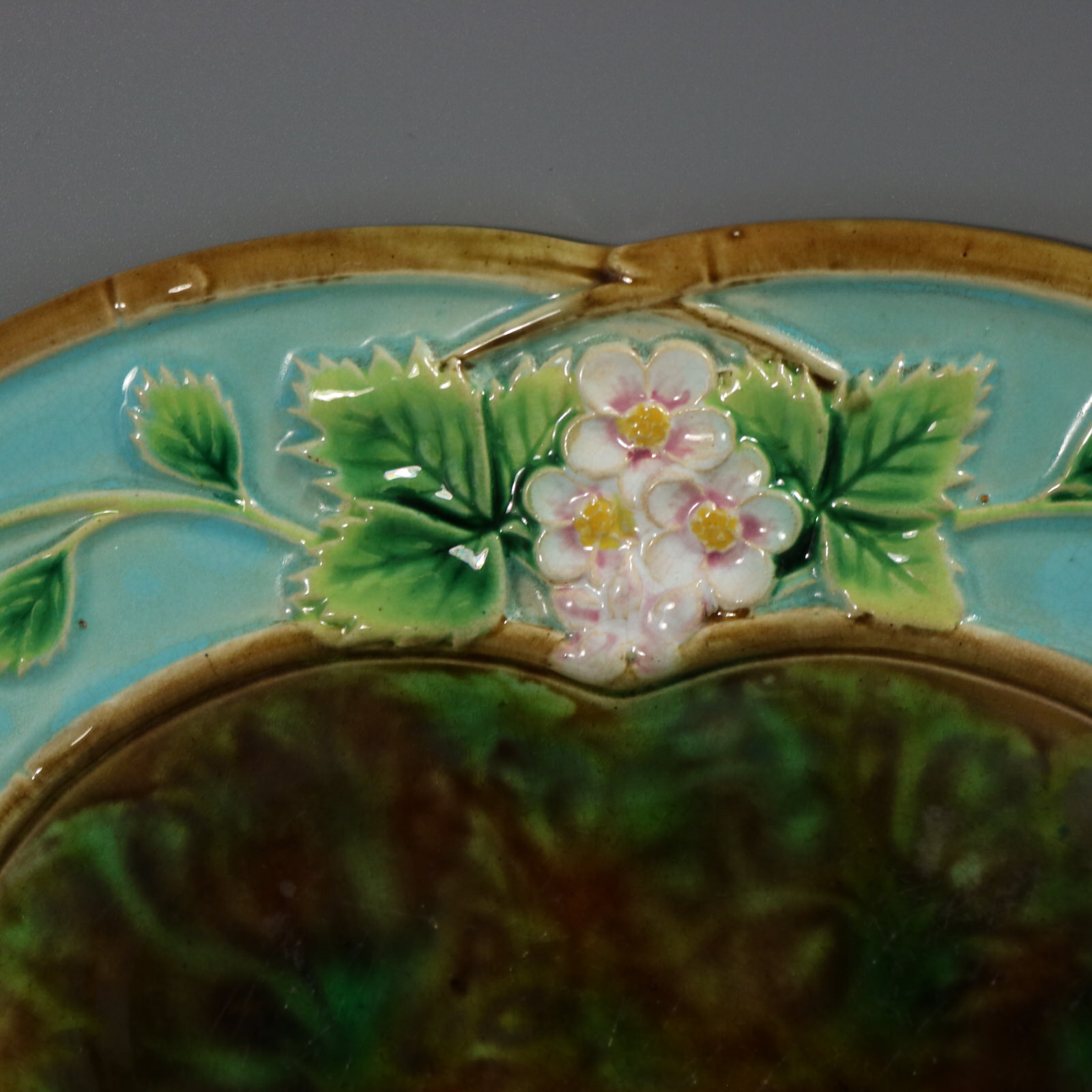George Jones Majolica Strawberry Serving Dish - ID#23321 Image 2