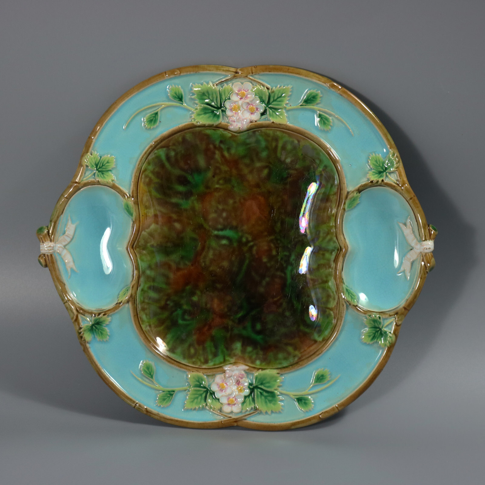 George Jones Majolica Strawberry Serving Dish - ID#23321 Image 1