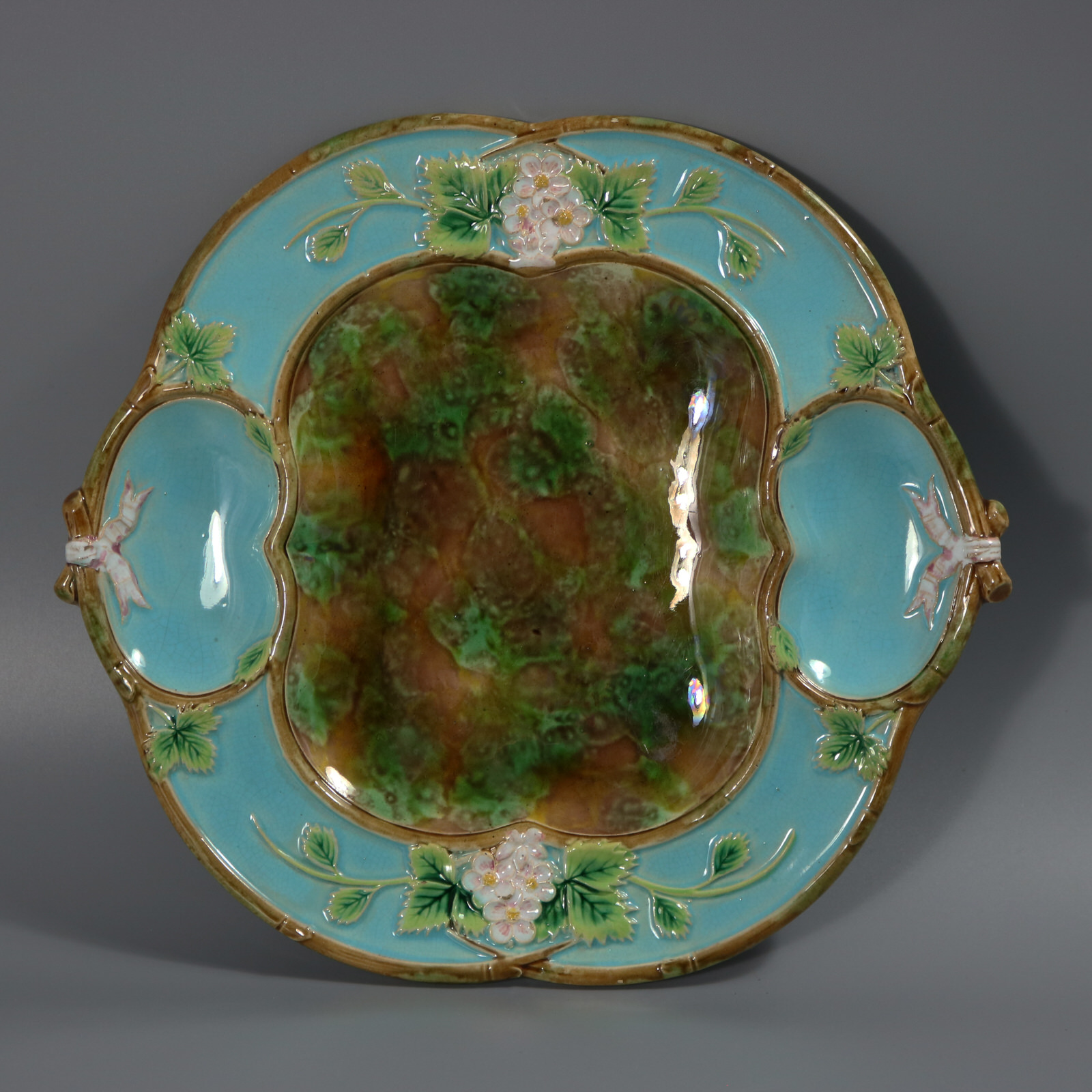 George Jones Majolica Strawberry Serving Dish - ID#23322 Image 1