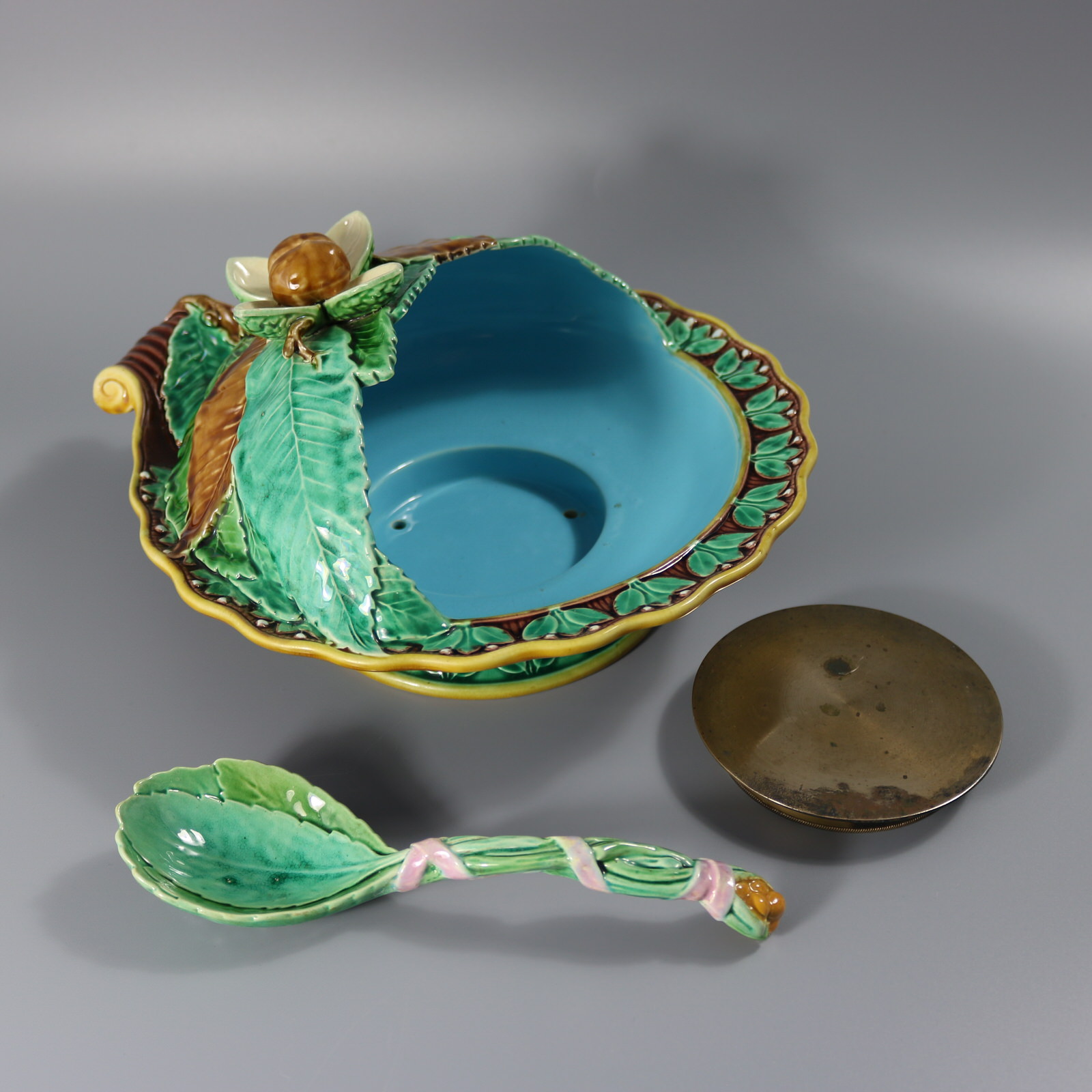 Minton Majolica Chestnut Server with Spoon - ID#23343 Image 4