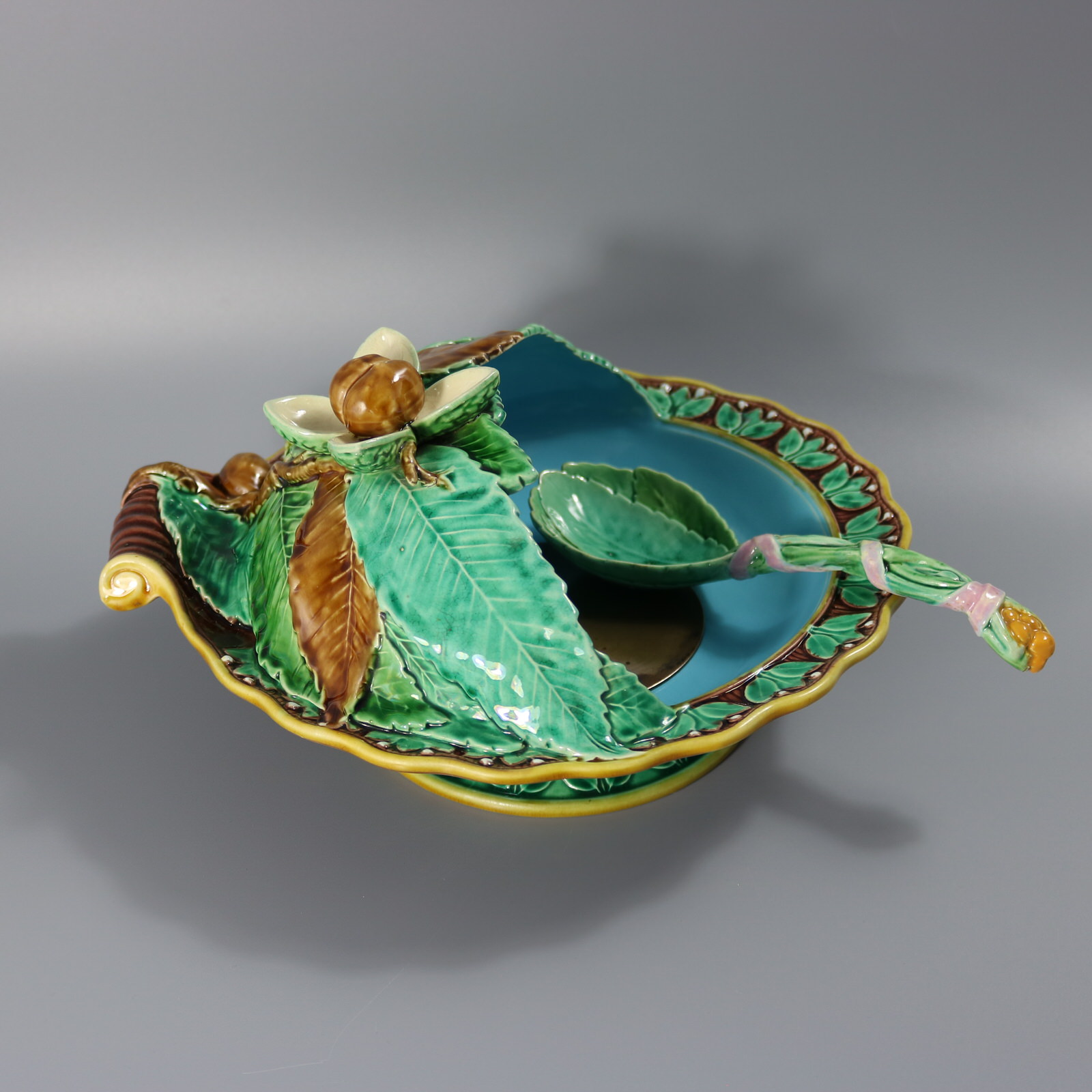 Minton Majolica Chestnut Server with Spoon - ID#23343 Image 1