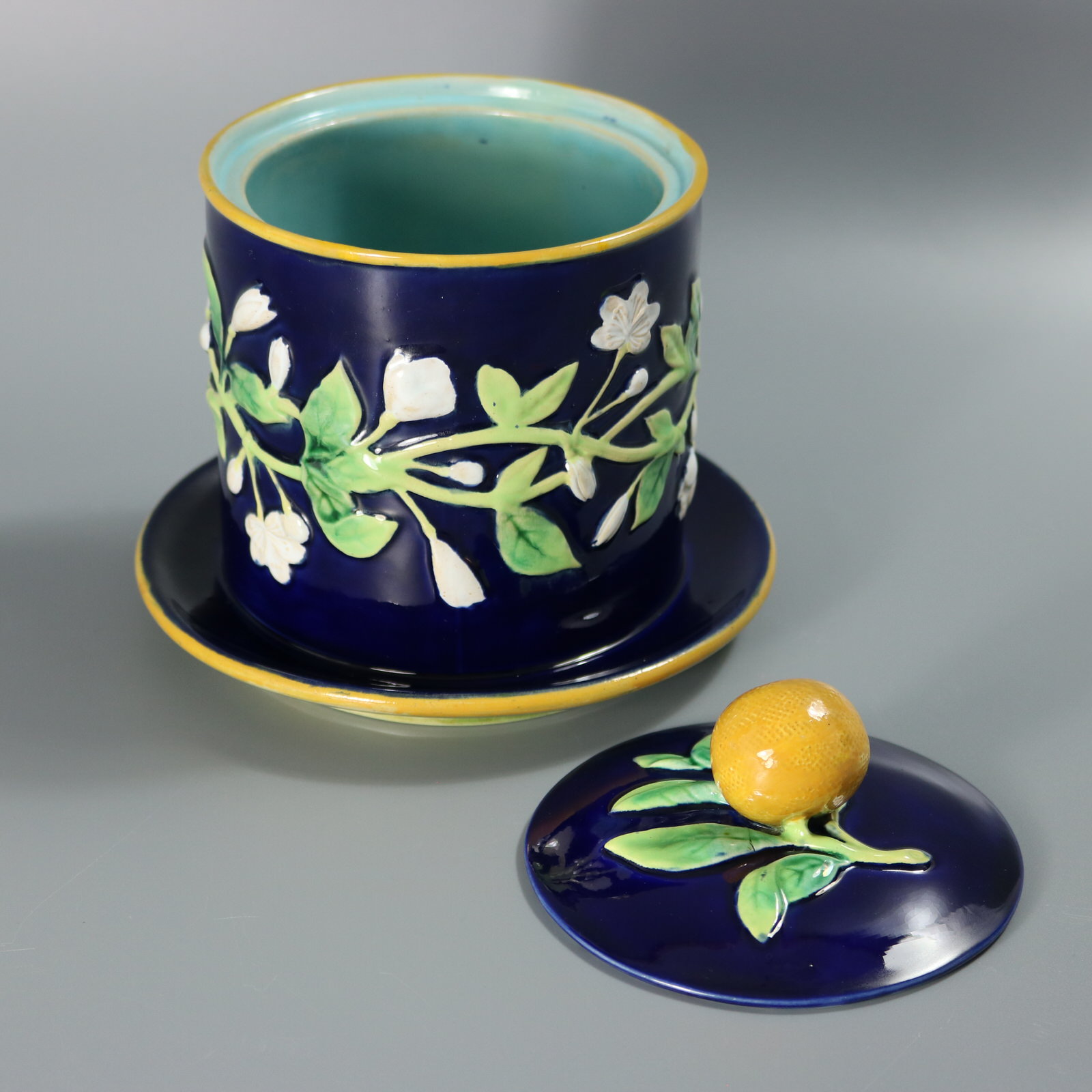 Rare George Jones Majolica Marmalade Pot - ID#23357 Image 4