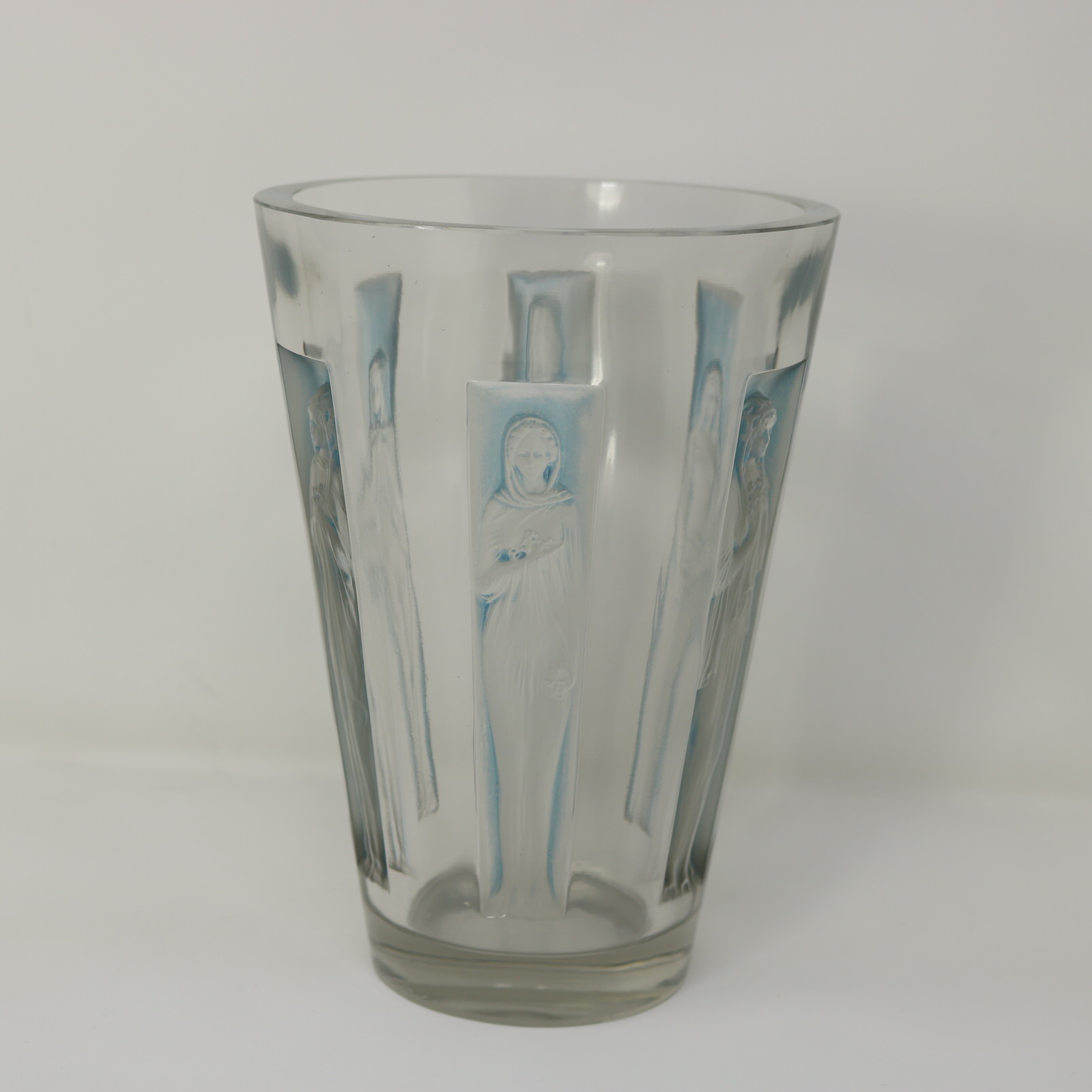 Rene Lalique Glass Six Figurines Goblet Vase - ID#23382 Image 2