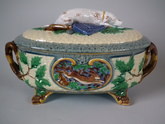 Large Minton Majolica gun dog game pie dish