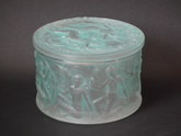 René Lalique Clear & frosted with green staining Glass 'Figurines et Voiles' box