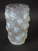 René Lalique Oplalescent with blue staining Glass 'Raisins' Vase