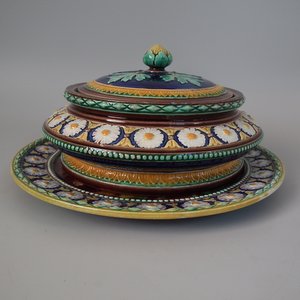 Wedgwood Majolica Daisy Butter Dish, Stand & Cover