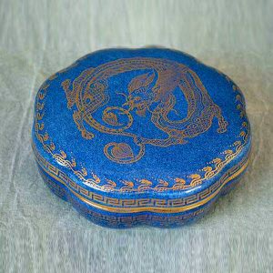 Wedgwood dragon lustre puff/powder box & cover