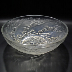 René Lalique Opalescent Glass 'Chiens No1' Bowl