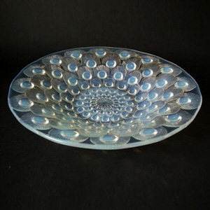 René Lalique Opalescent Glass 'Plume de Paon' (peacock feather) shallow bowl