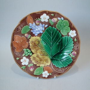 Wedgwood Majolica grape & strawberry plate