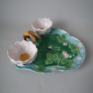 George Jones Majolica pond lily strawberry server