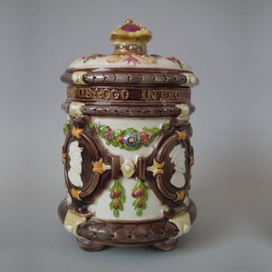 Wedgwood Majolica Sir Walter Raleigh tobacco jar