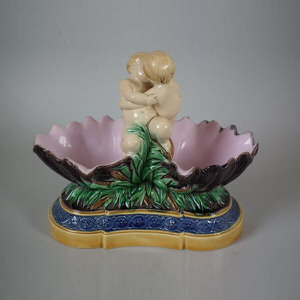 Minton Majolica Double Shell Salt