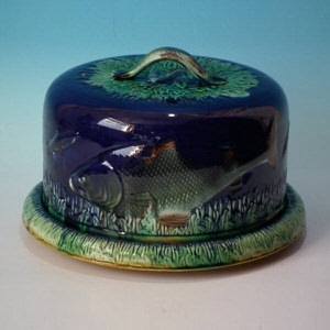 Majolica Fish Cheese Dome and Stand