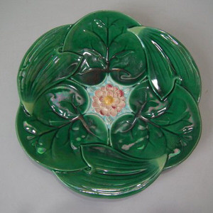 George Jones Majolica Pond Lily Plate