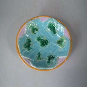 Small George Jones Majolica napkin dish