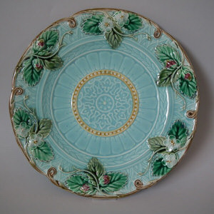 Sarreguemines Majolica strawberry plate