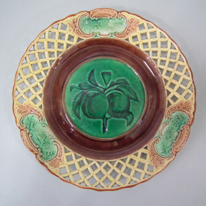 Wedgwood Majolica pictorial lattice rimmed plate