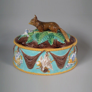 George Jones Majolica fox game pie dish & liner
