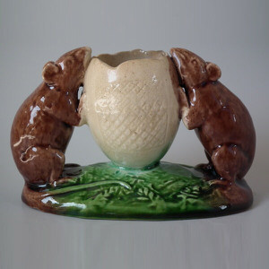 Watcombe Majolica Mice & Egg Posy Holder