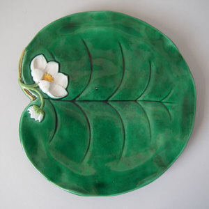 George Jones Majolica water lily plate