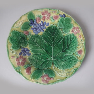 Wedgwood Majolica grape & strawberry plate