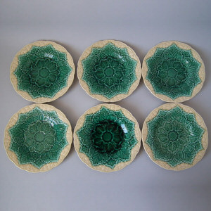 Set 6 Small Wedgwood Majolica cauliflower side plates