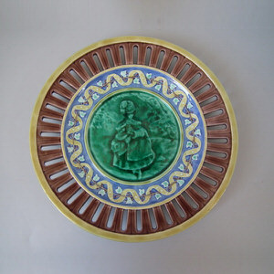Wedgwood Majolica reticulated pictorial plate
