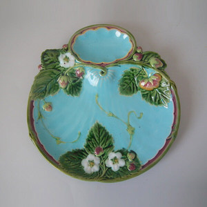 Minton Majolica turquoise strawberry server