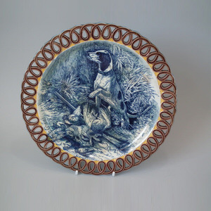 Wedgwood Majolica hunt-scene plate