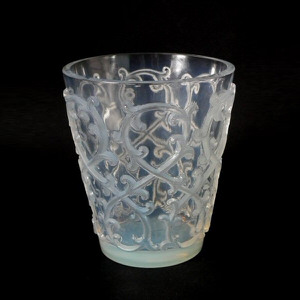 René Lalique Opalescent Glass 'Sarments' Wine Glass Rinser