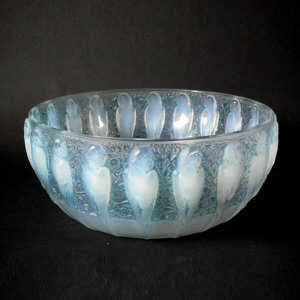 René Lalique Opalescent Glass 'Perruches' Bowl