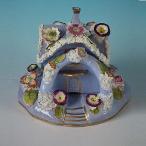 Staffordshire Lilac cottage pastille burner