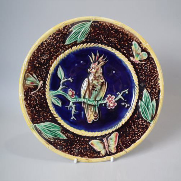 Majolica Parrot & Butterfly plate - ID#20325 Image 1
